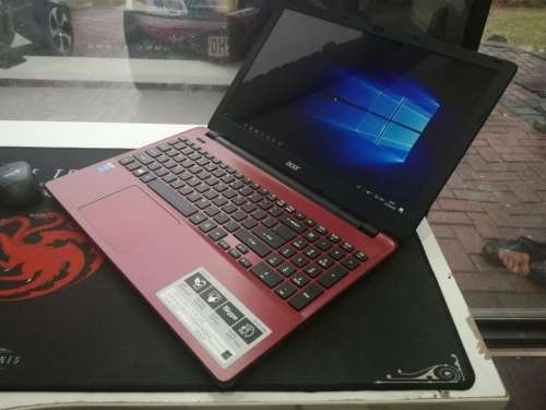 FINAL PRICE DROP!!*1ST BID TAKES!*AS NEW*ACER ASPIRE E15 RED*i3-4005U*4GB*1000GB HDD*HD
